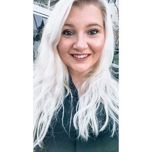 Meet your Posher, Abby